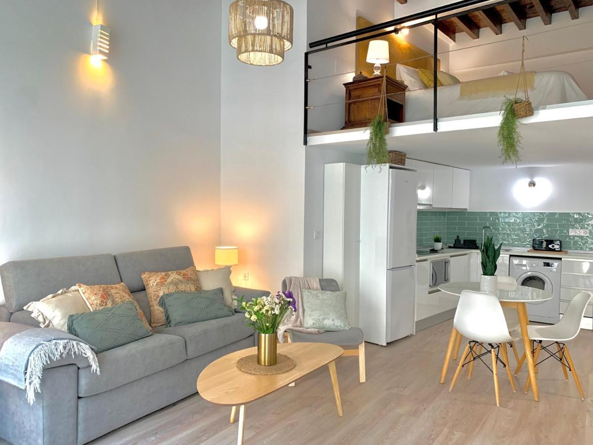 Homely Málaga Loft Especerías Esterno foto